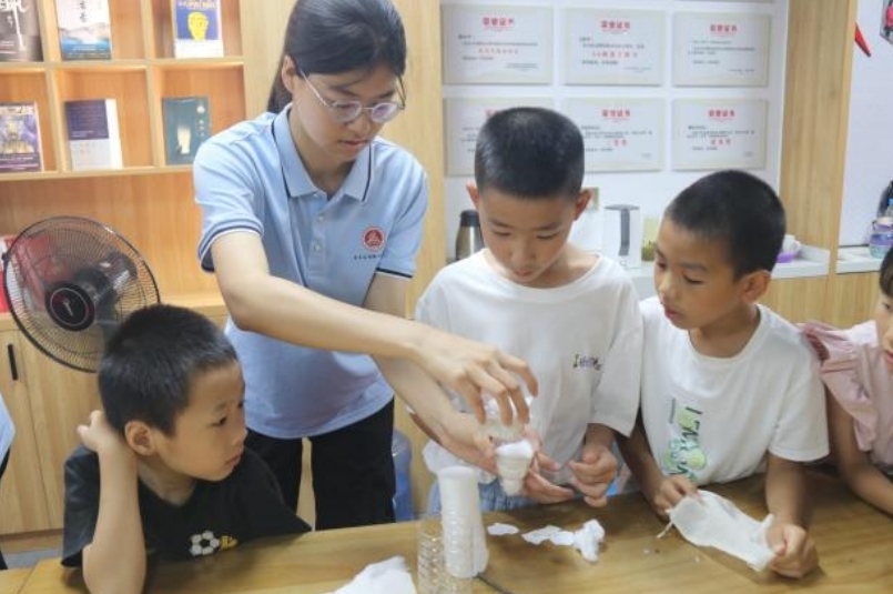 颜射
：科普水知识和防溺水知识 守护童心成长