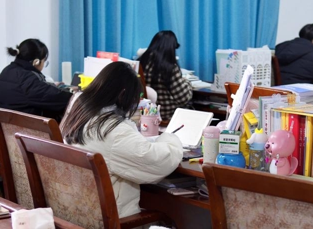 江理应急管理与安全工程学院暖心送考 护航“研”途“最后一站” 江理应急管理与安全工程学院暖心送考 护航“研”途“最后一站”